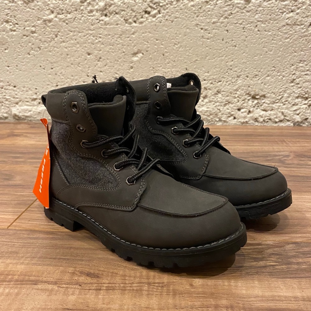 Joe Fresh – Teodors Lace-Up Boot Size 2 Dark Grey